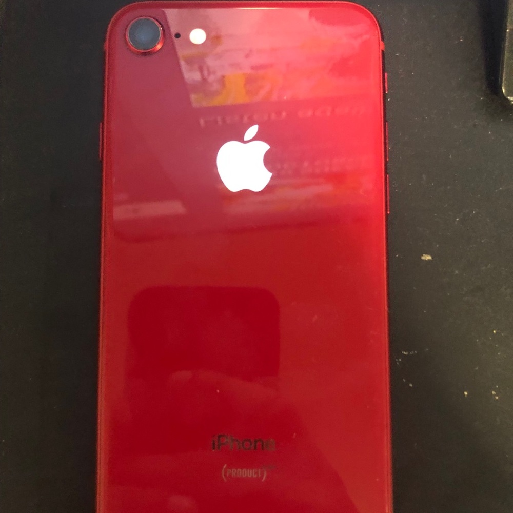 iPhone 8 red